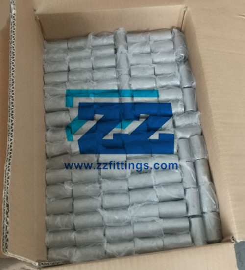 Package of 1 Threaded Coupling